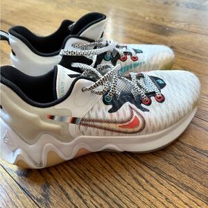 EUC -Nike Giannis Immortality EP 'Force Field' basketball Men's Shoes- size 8